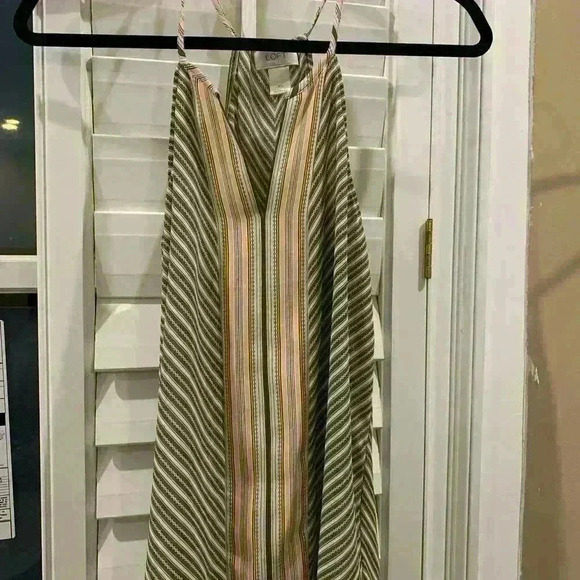 Ann Taylor Loft Sleeveless Top - Picture 2 of 7